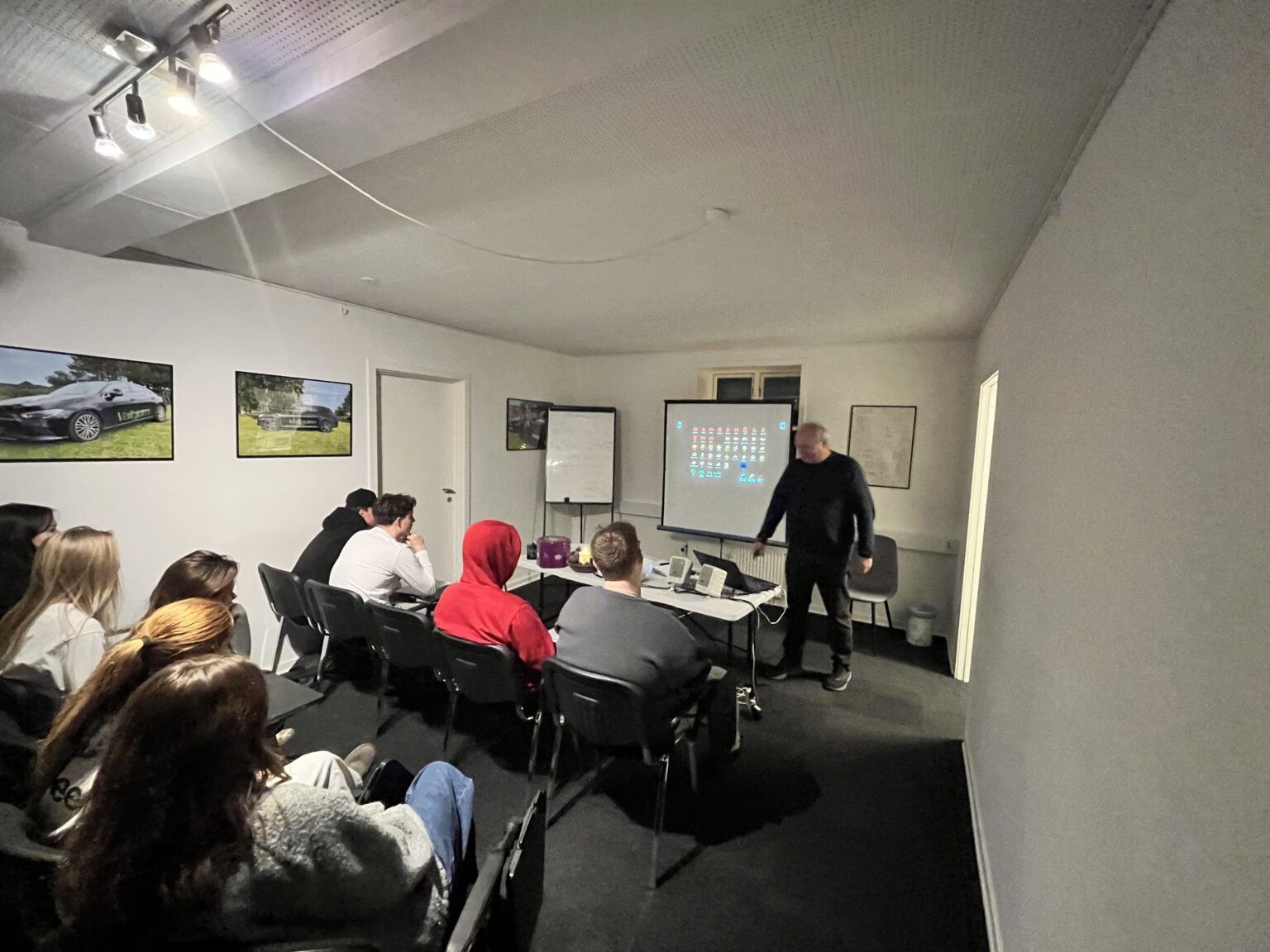 Teori undervisnings lokale men instruktør og studenter